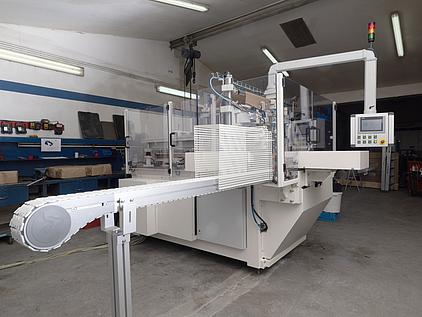 Transportband an der Verpackungsmaschine UMPP-14 von ULF-tec